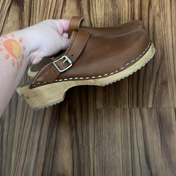 Clogs - Picture 5 of 5